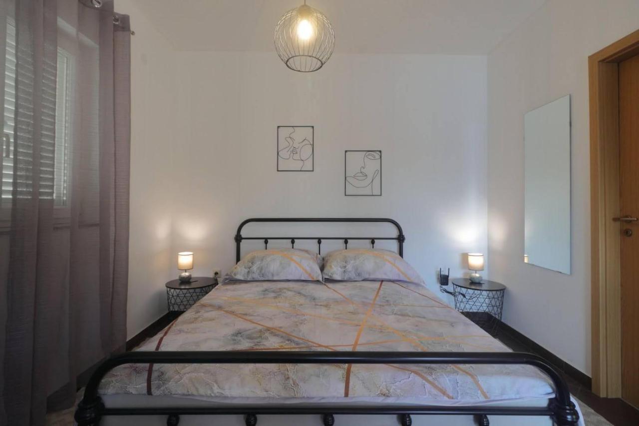 Apartman Studio Pesja Омишаль Экстерьер фото